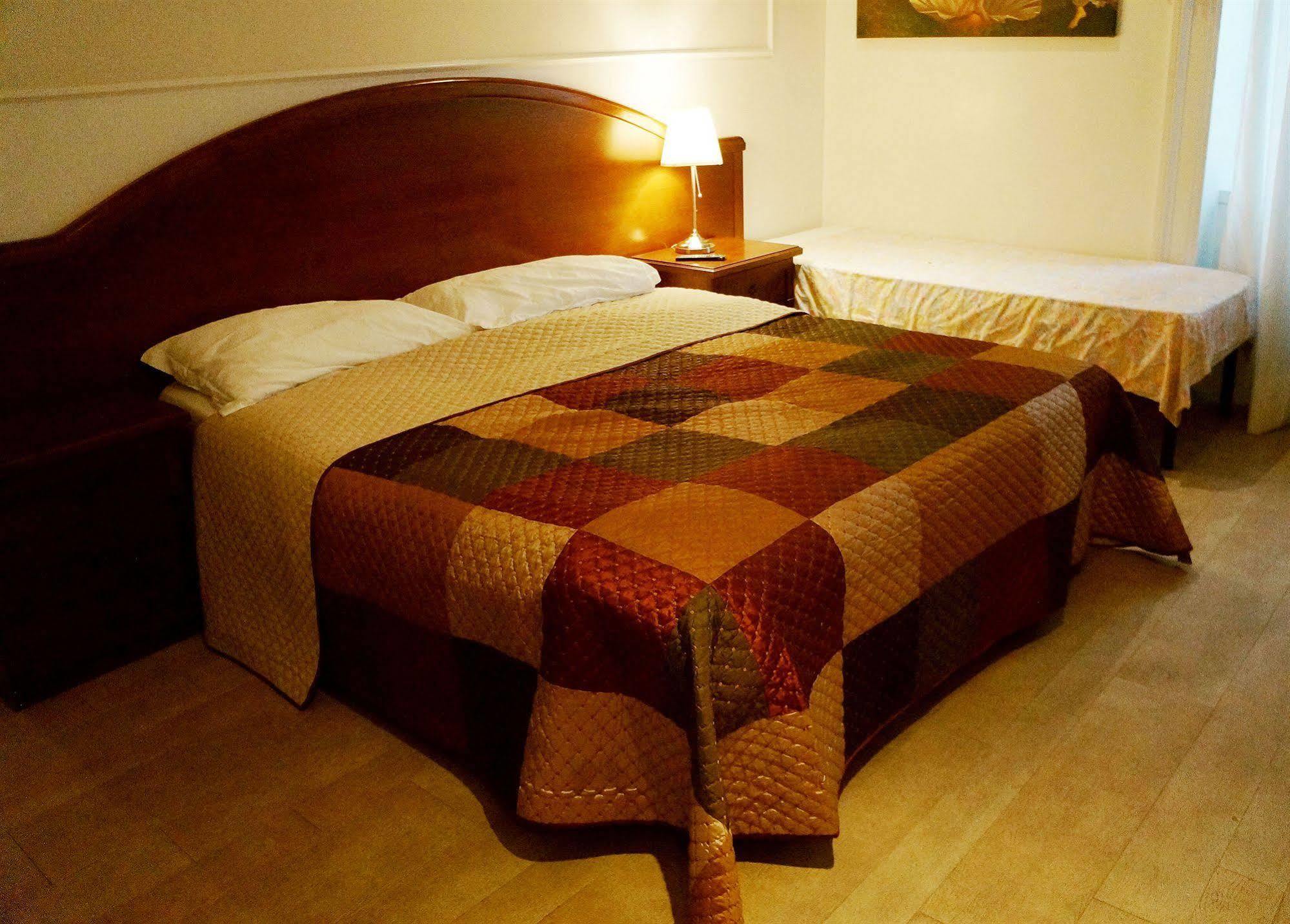 Casa Dell'Amicizia Bed and Breakfast Rome Buitenkant foto